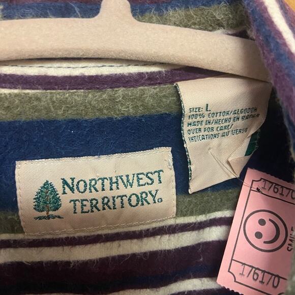 Vintage Northwest Territory Blue and White‎ Casual Button Down Shirt - Picture 2 of 3
